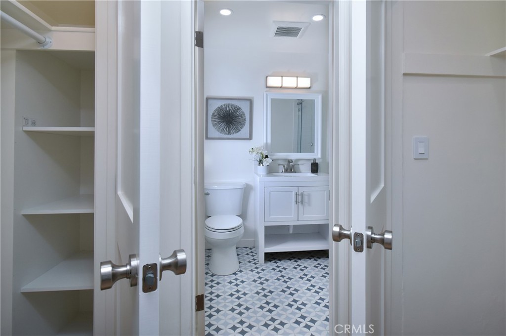 11042 Fruitland Drive