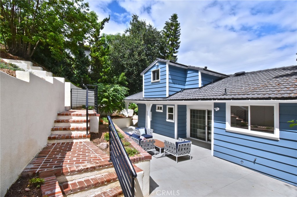 11042 Fruitland Drive