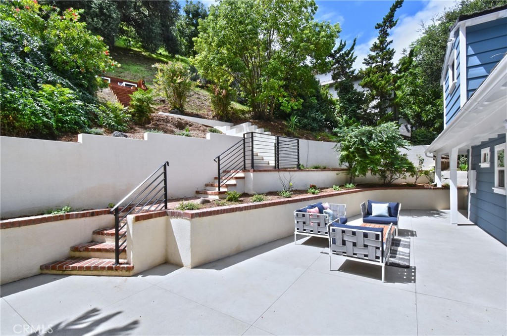 11042 Fruitland Drive