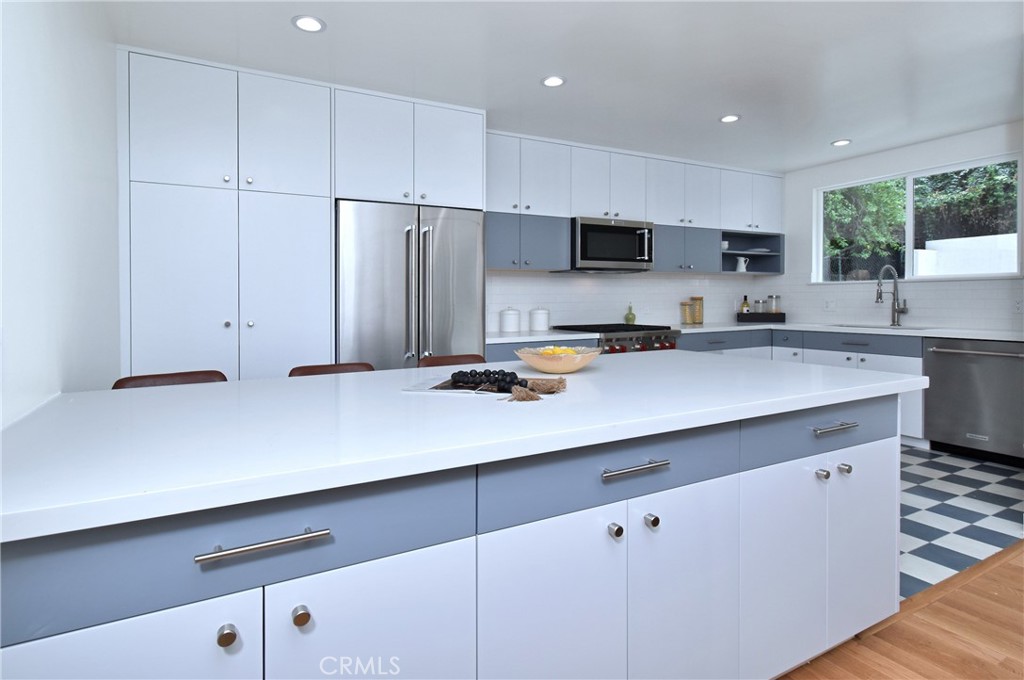 11042 Fruitland Drive