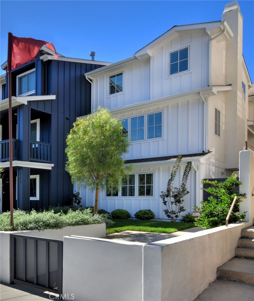 4641 Cahuenga Boulevard