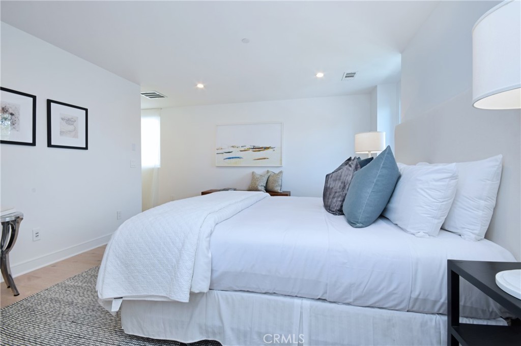 4641 Cahuenga Boulevard