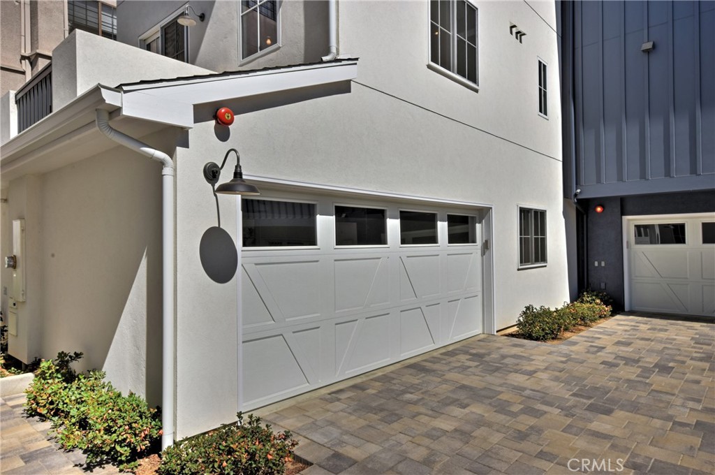 4641 Cahuenga Boulevard