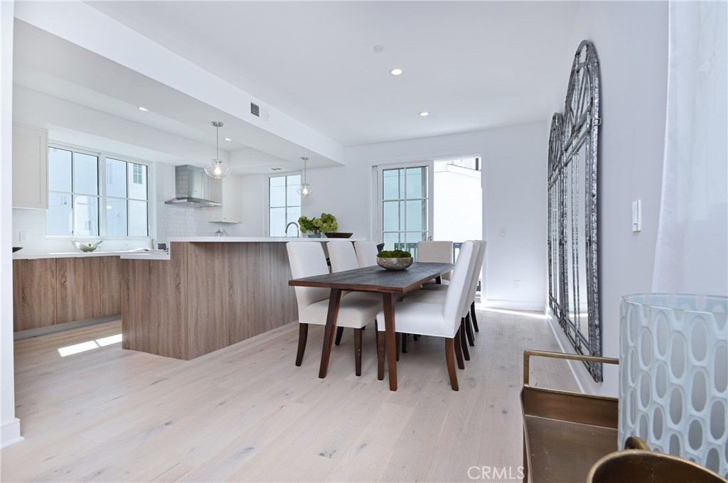 4641 Cahuenga Boulevard