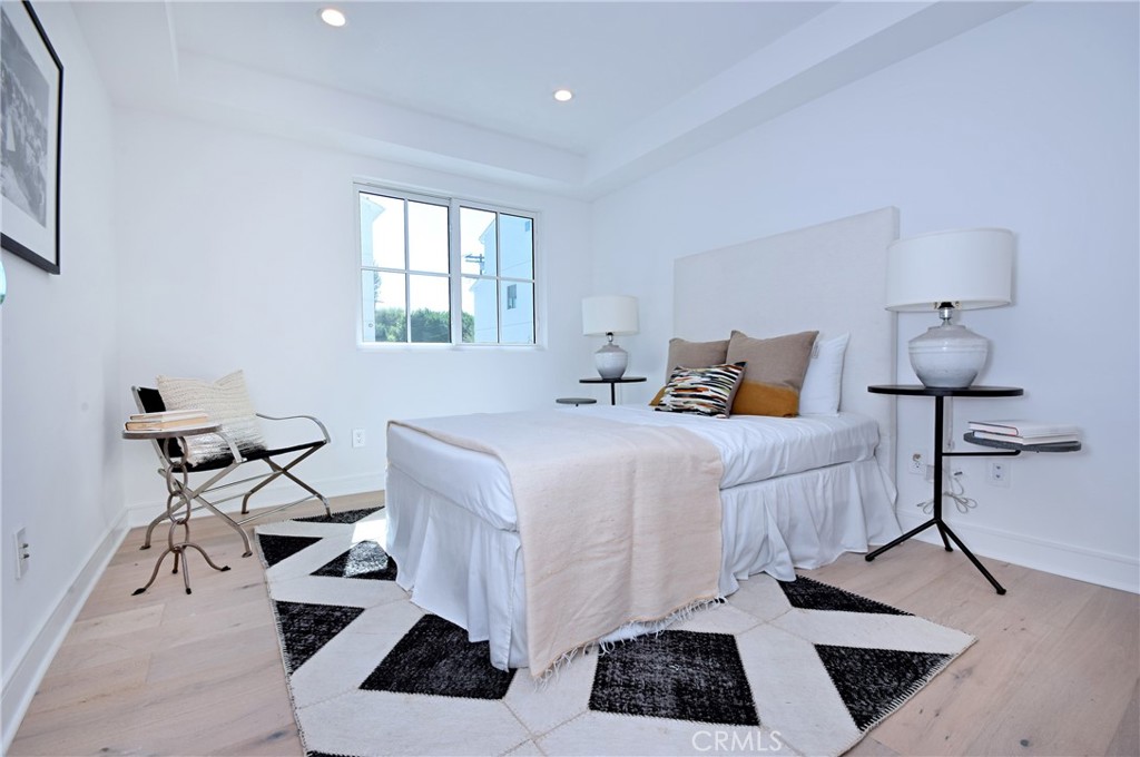 4641 Cahuenga Boulevard