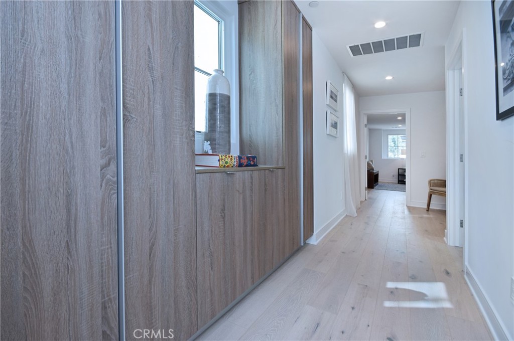 4641 Cahuenga Boulevard