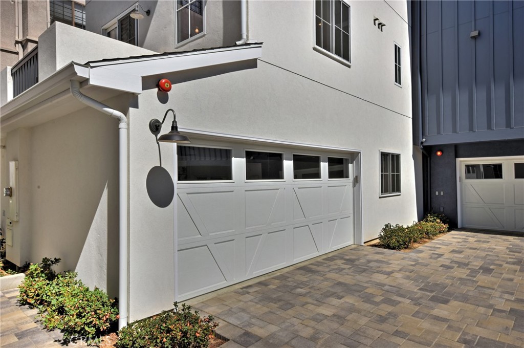 4641 Cahuenga Boulevard