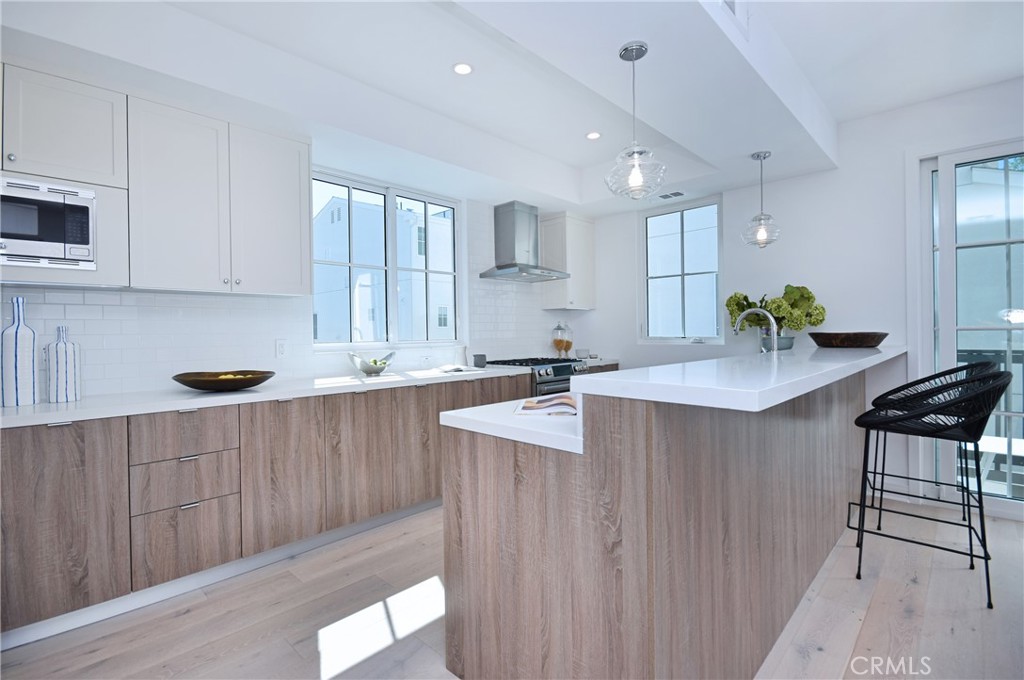 4641 Cahuenga Boulevard