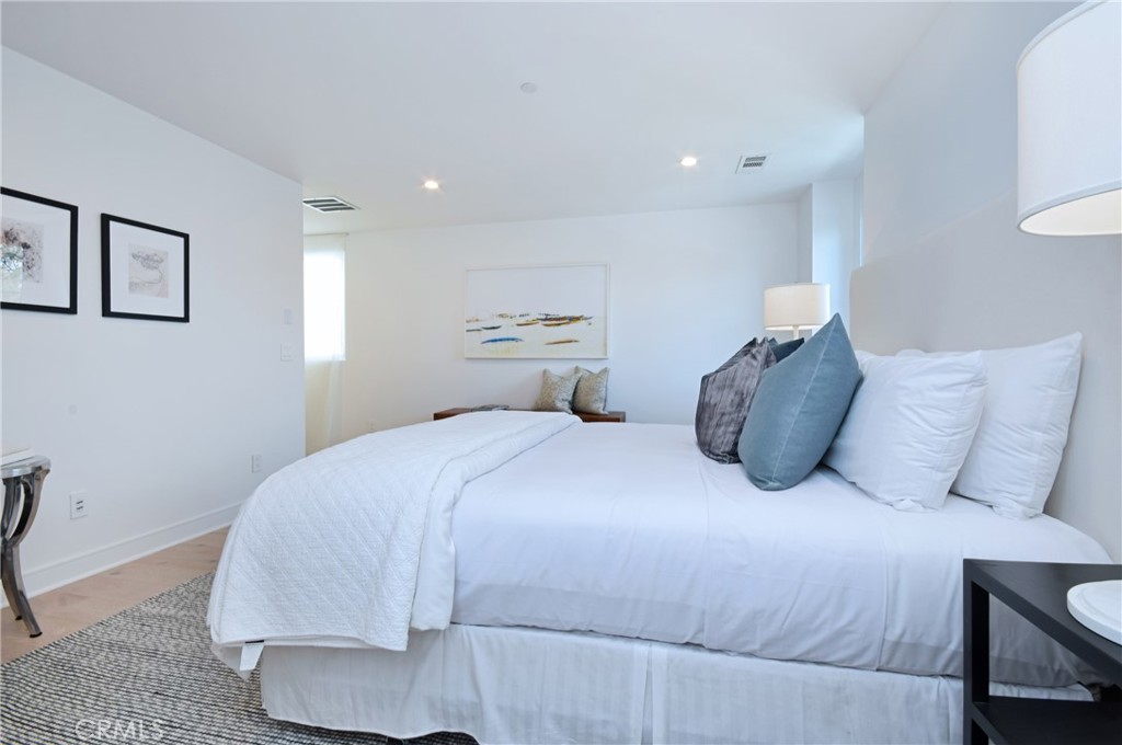 4641 Cahuenga Boulevard