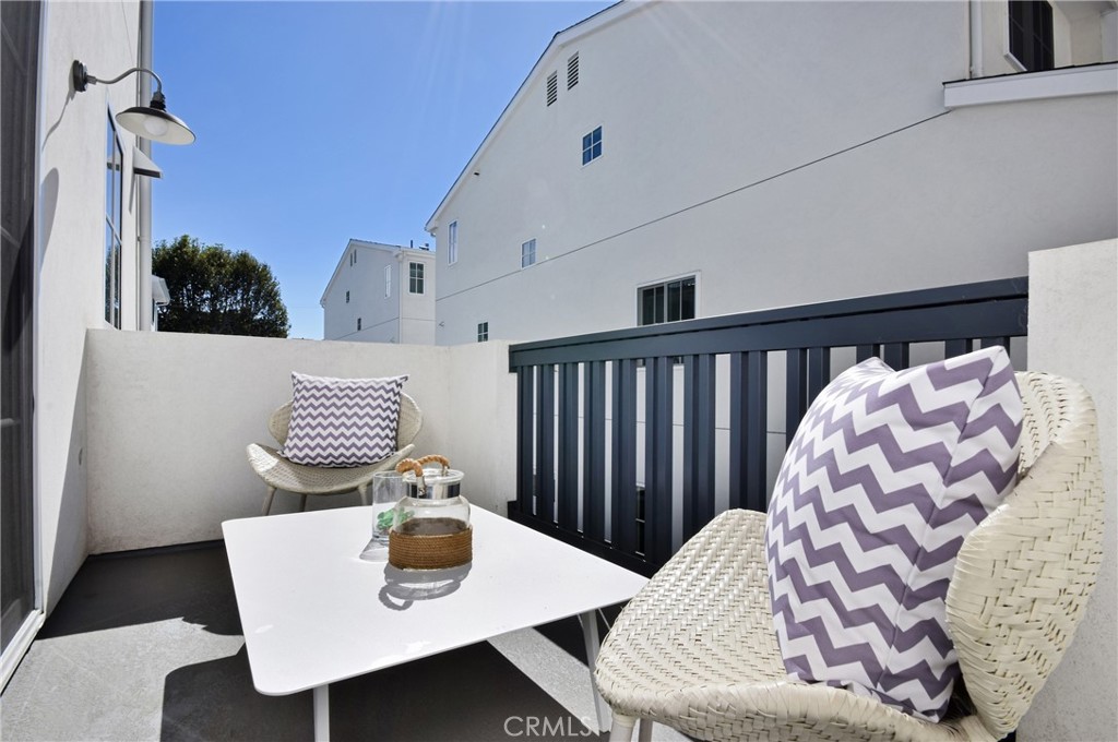 4641 Cahuenga Boulevard