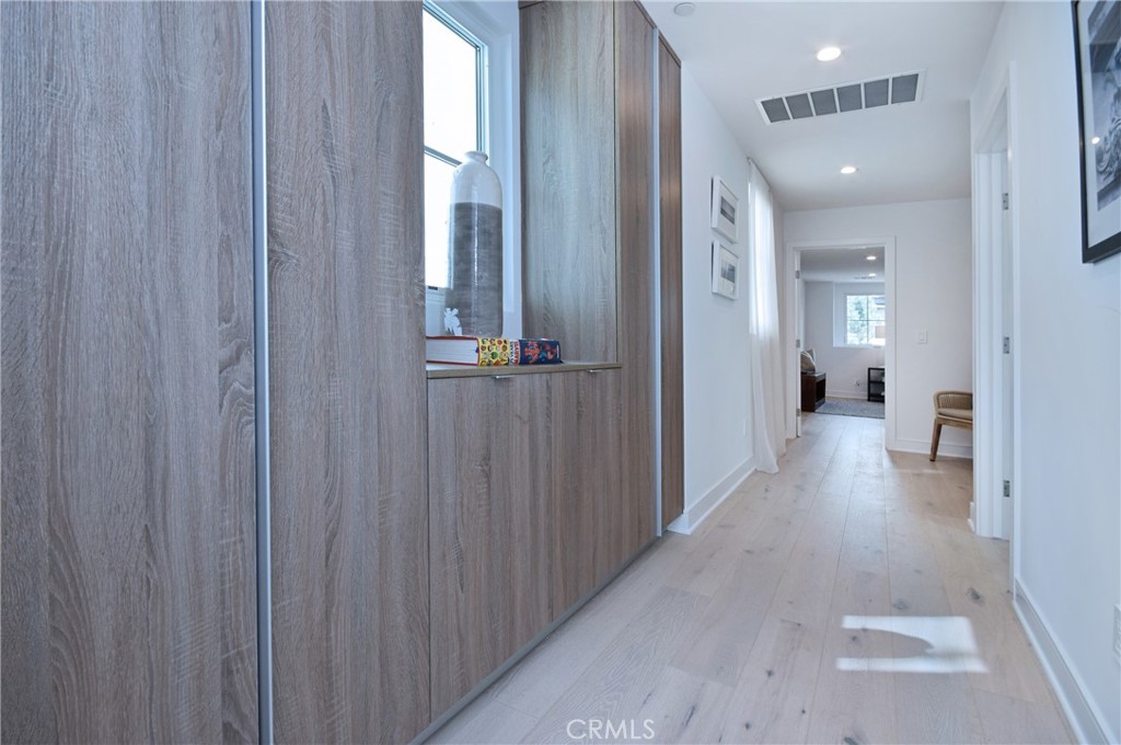 4641 Cahuenga Boulevard