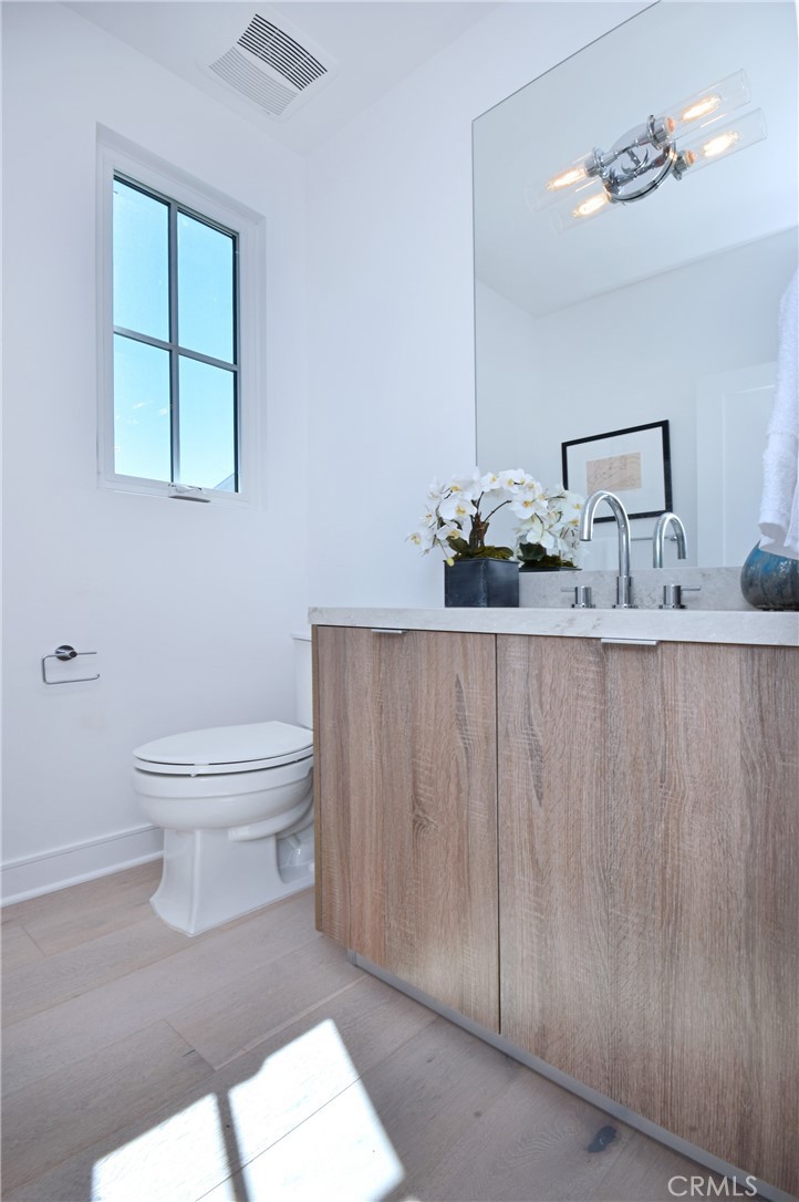 4641 Cahuenga Boulevard