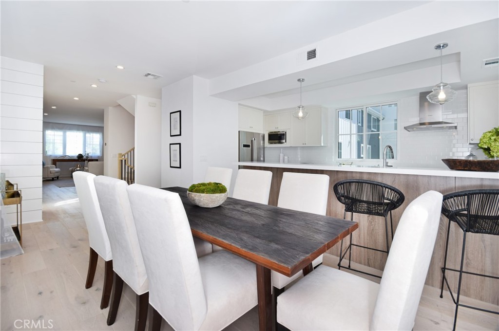 4641 Cahuenga Boulevard