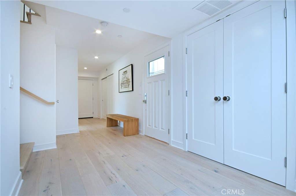 4641 Cahuenga Boulevard