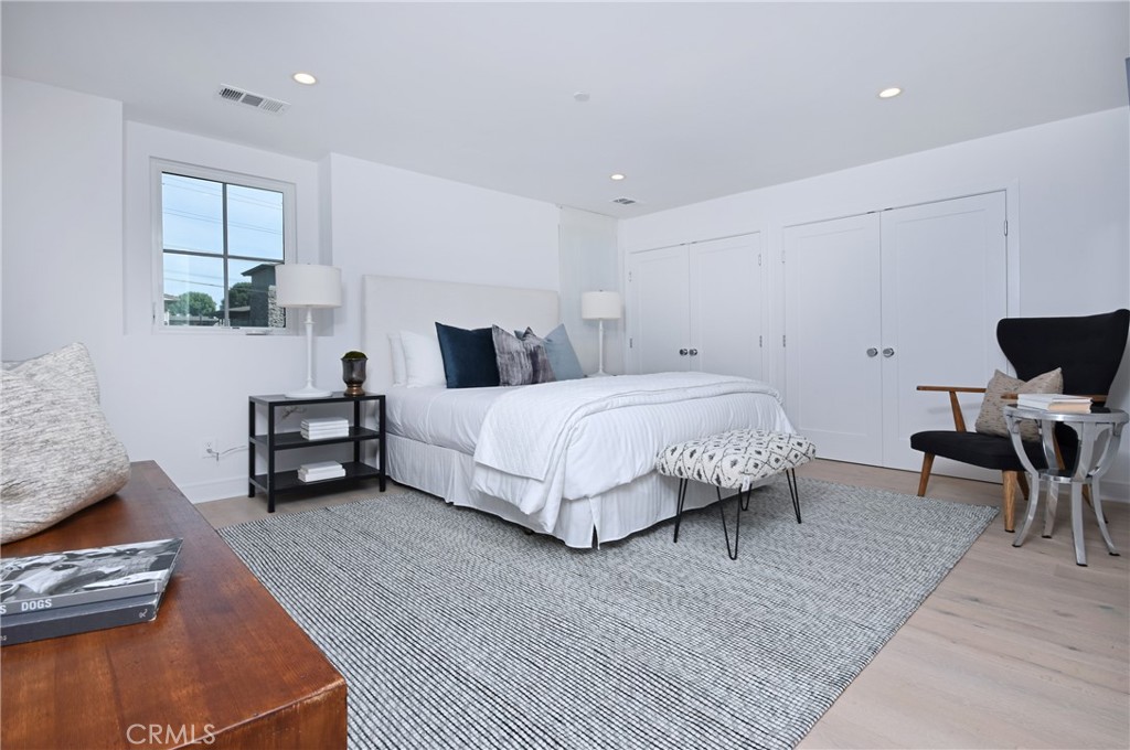 4641 Cahuenga Boulevard