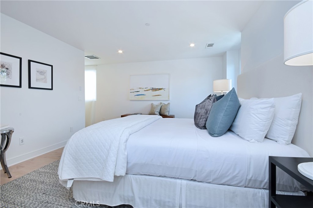 4641 Cahuenga Boulevard