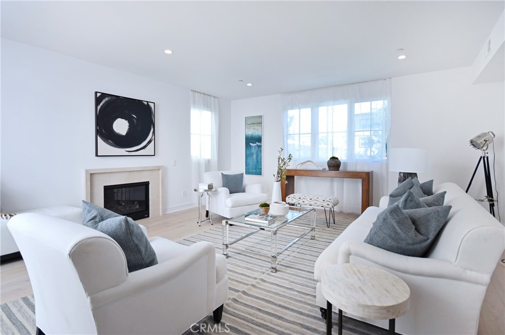 4641 Cahuenga Boulevard