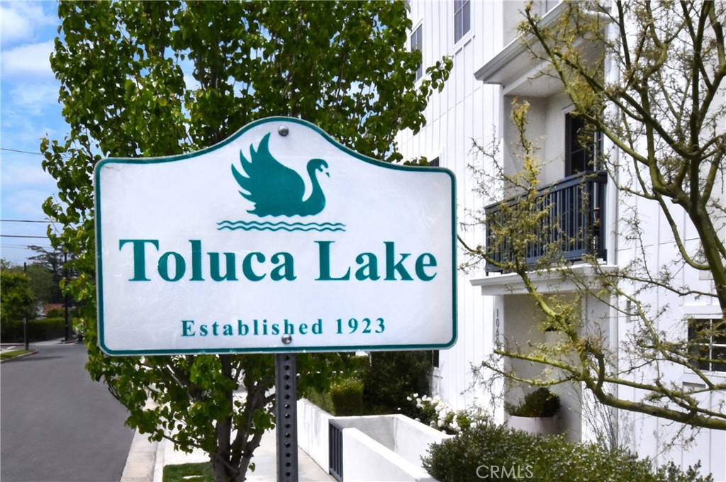 4641 Cahuenga Boulevard