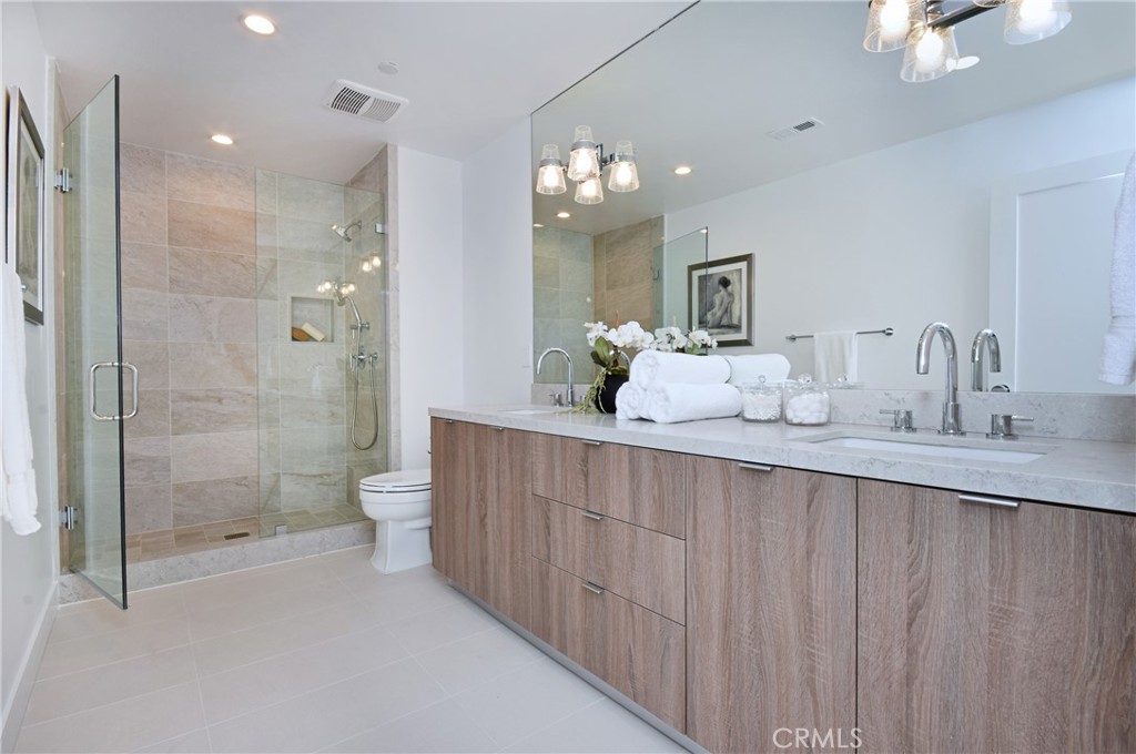 4641 Cahuenga Boulevard