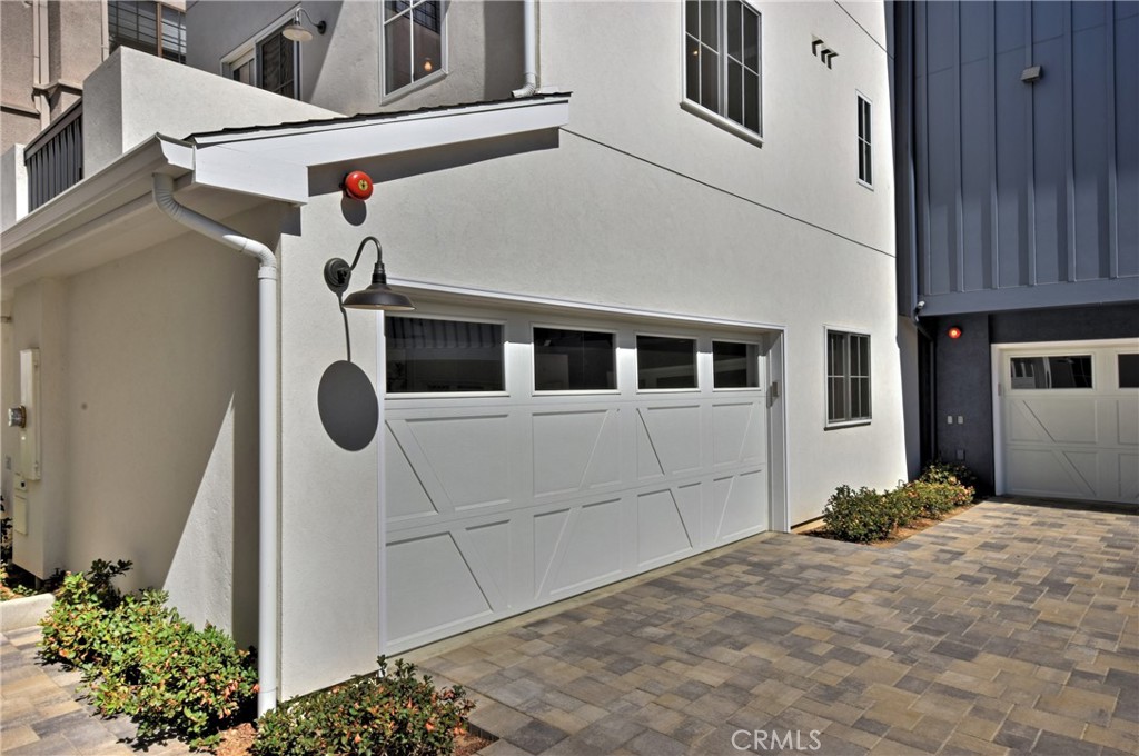 4641 Cahuenga Boulevard