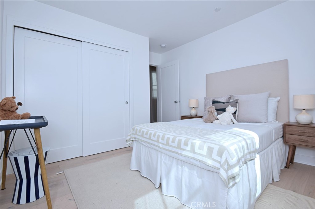 4641 Cahuenga Boulevard