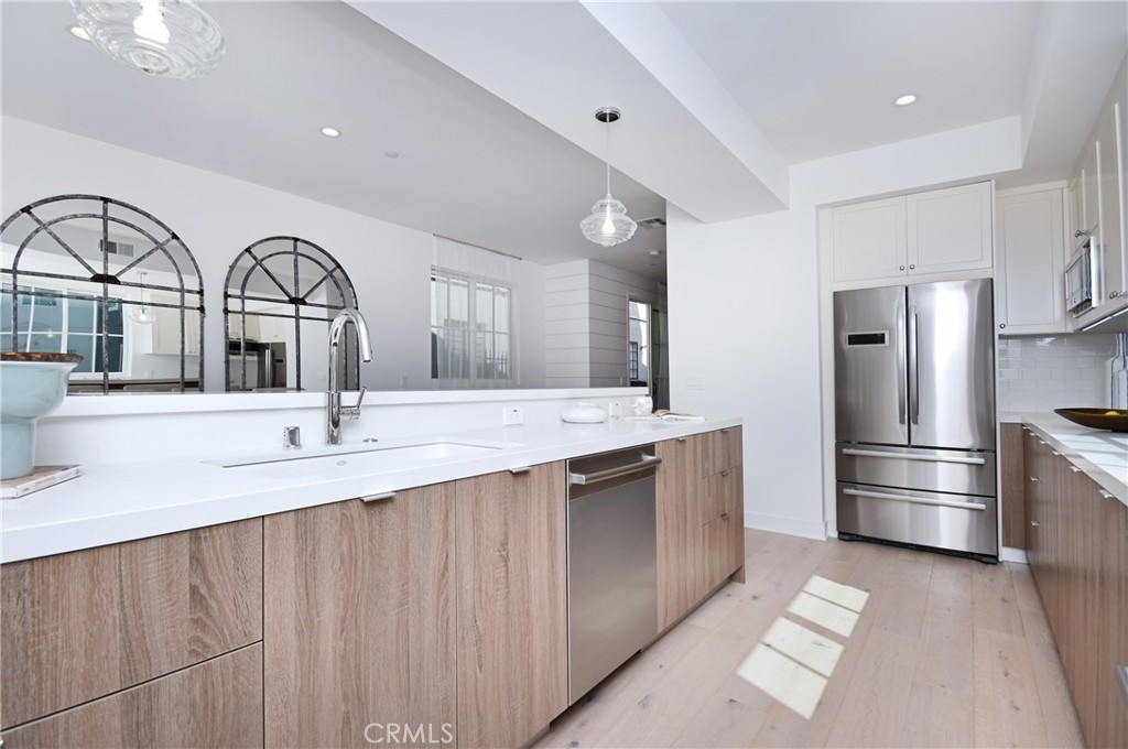 4641 Cahuenga Boulevard