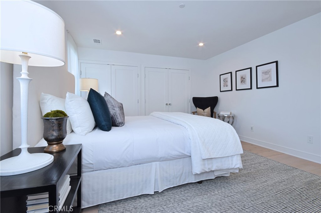 4641 Cahuenga Boulevard