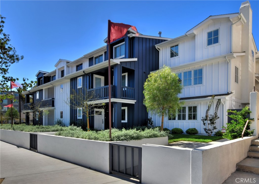 4641 Cahuenga Boulevard