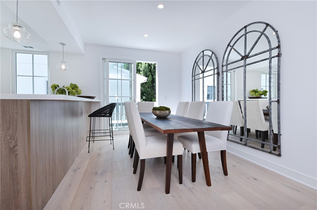 4641 Cahuenga Boulevard