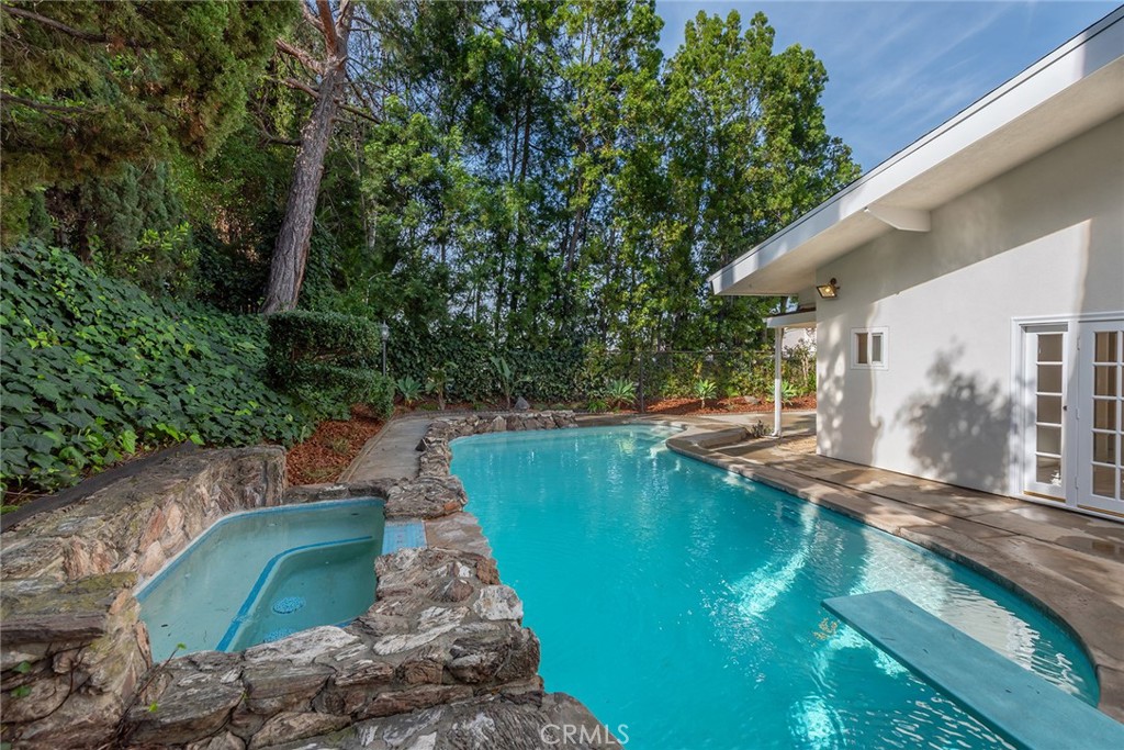 11400 Dona Lola Drive