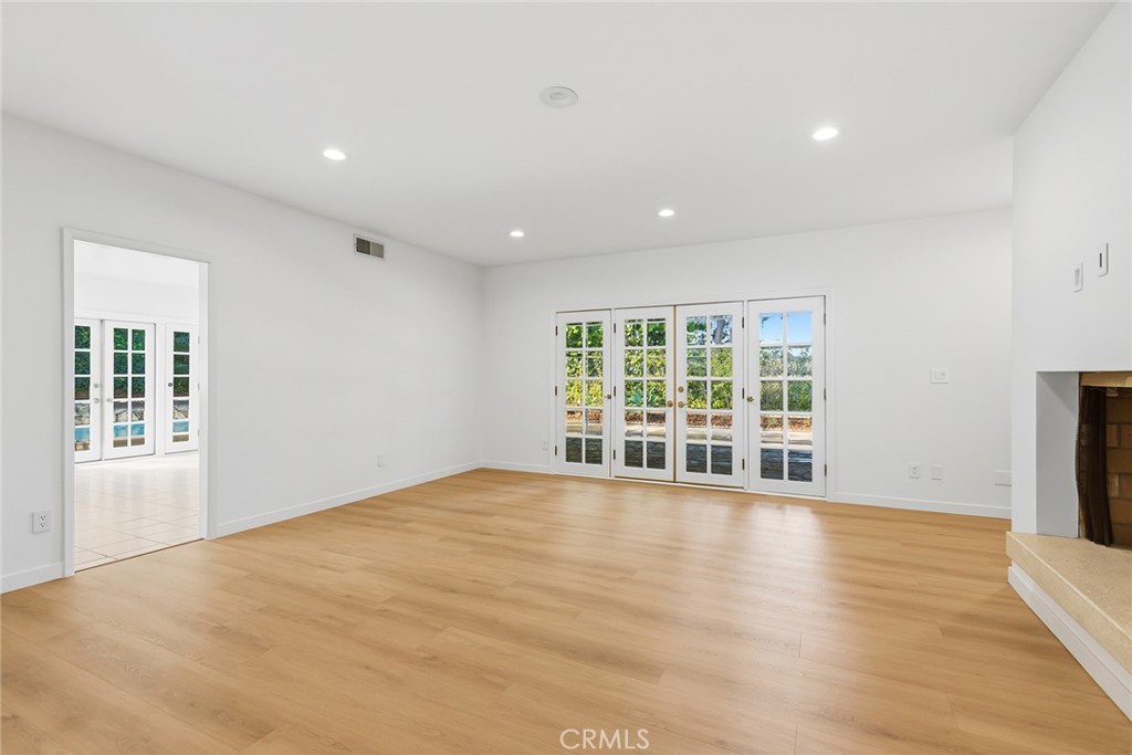 11400 Dona Lola Drive