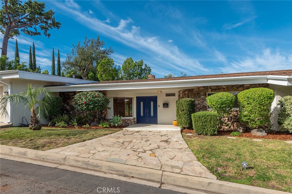 11400 Dona Lola Drive