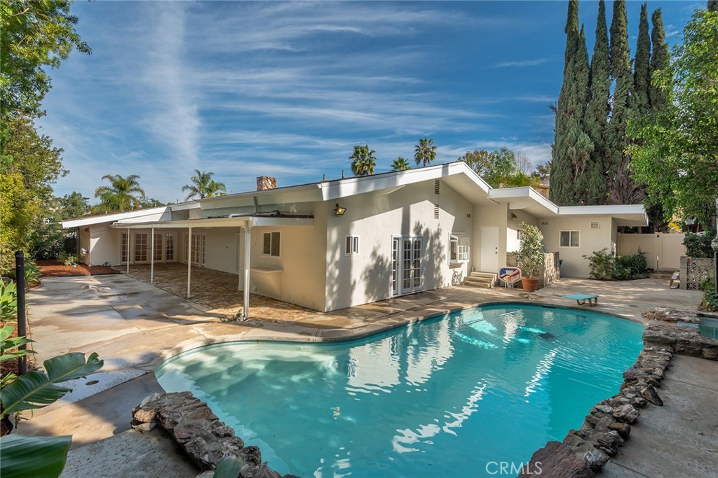 11400 Dona Lola Drive