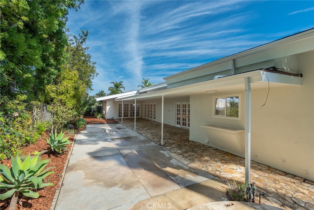 11400 Dona Lola Drive