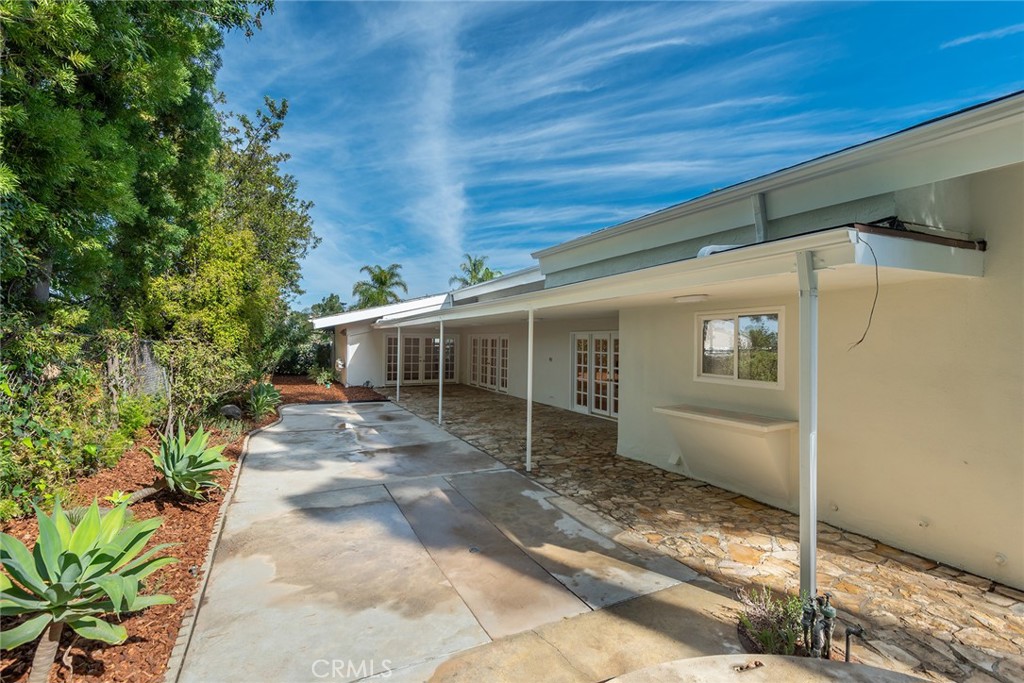 11400 Dona Lola Drive