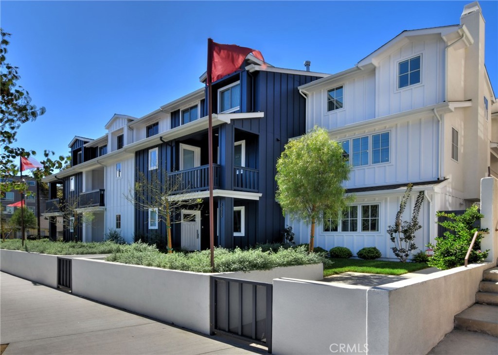 4641 Cahuenga Boulevard