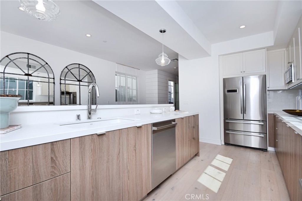 4641 Cahuenga Boulevard