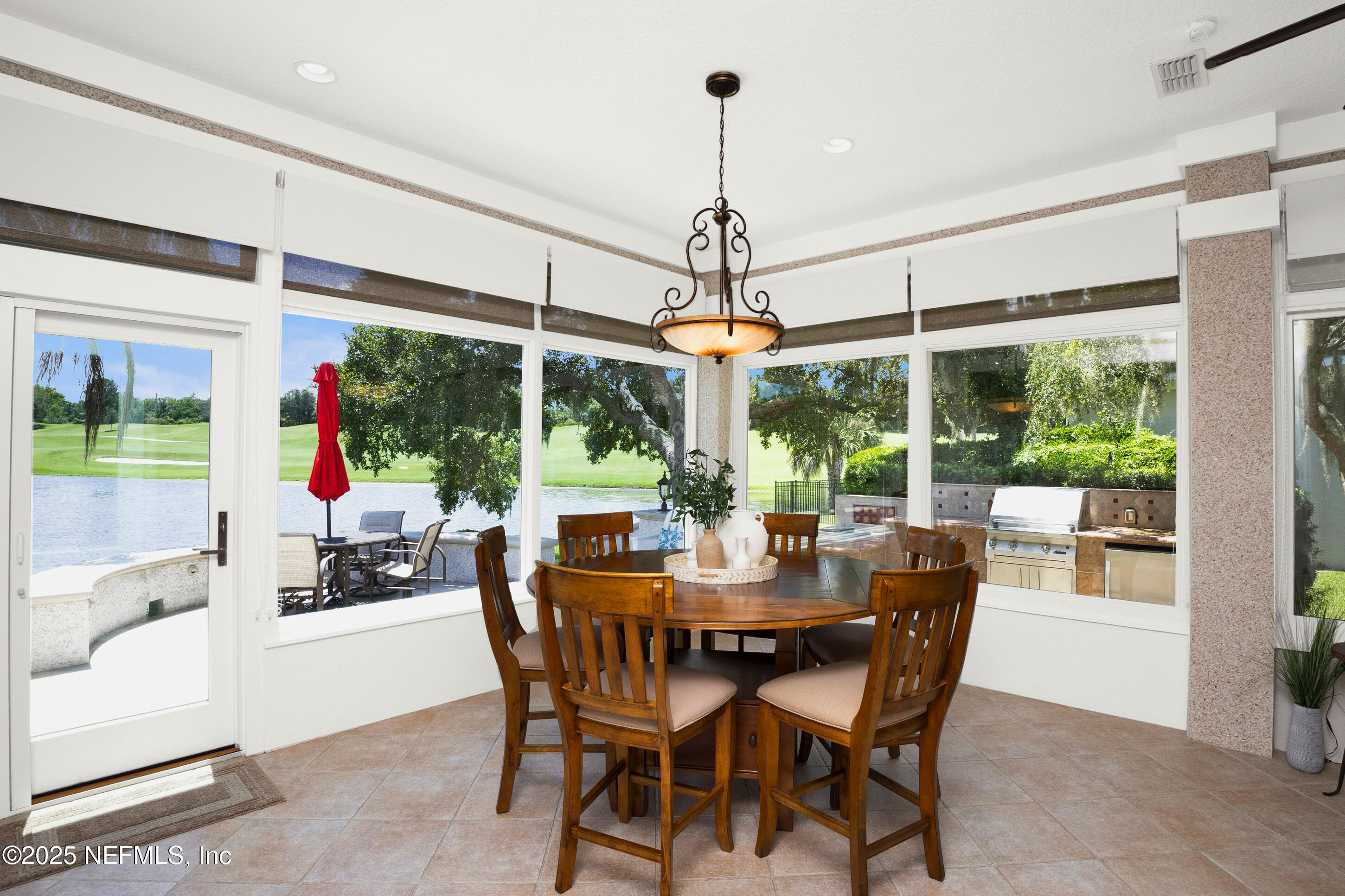 137 WATER'S EDGE Drive N