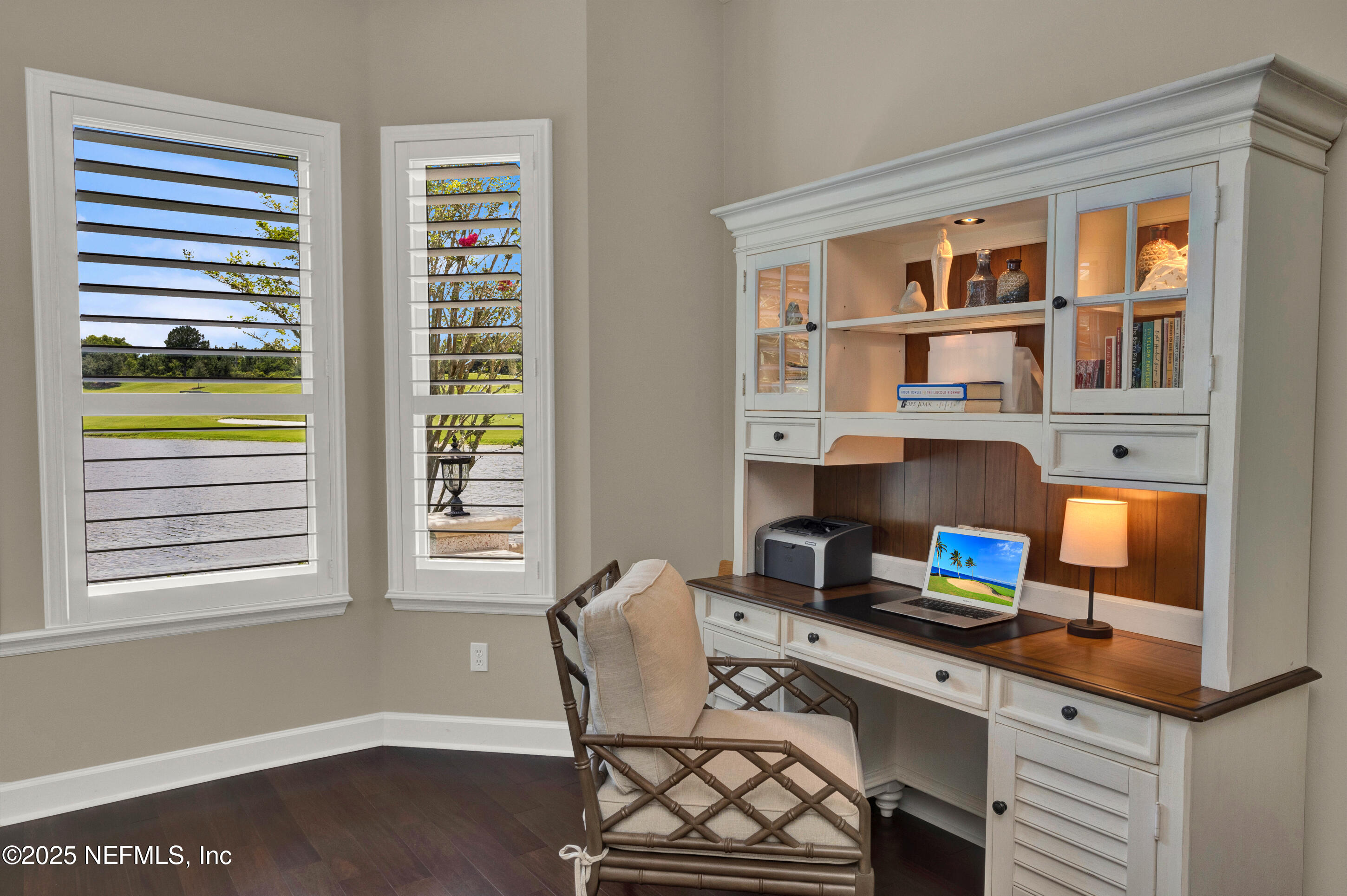 137 WATER'S EDGE Drive N