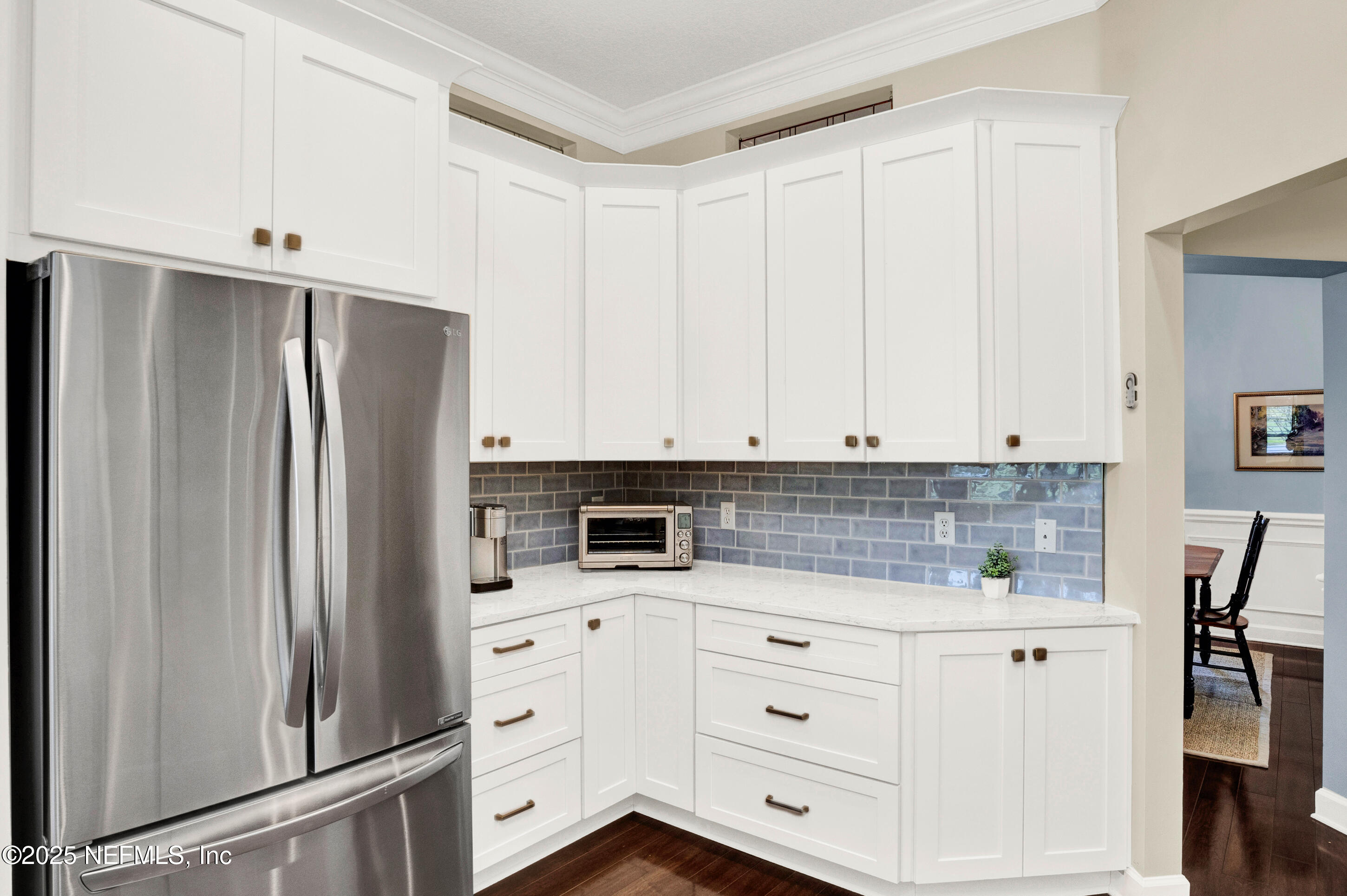 137 WATER'S EDGE Drive N