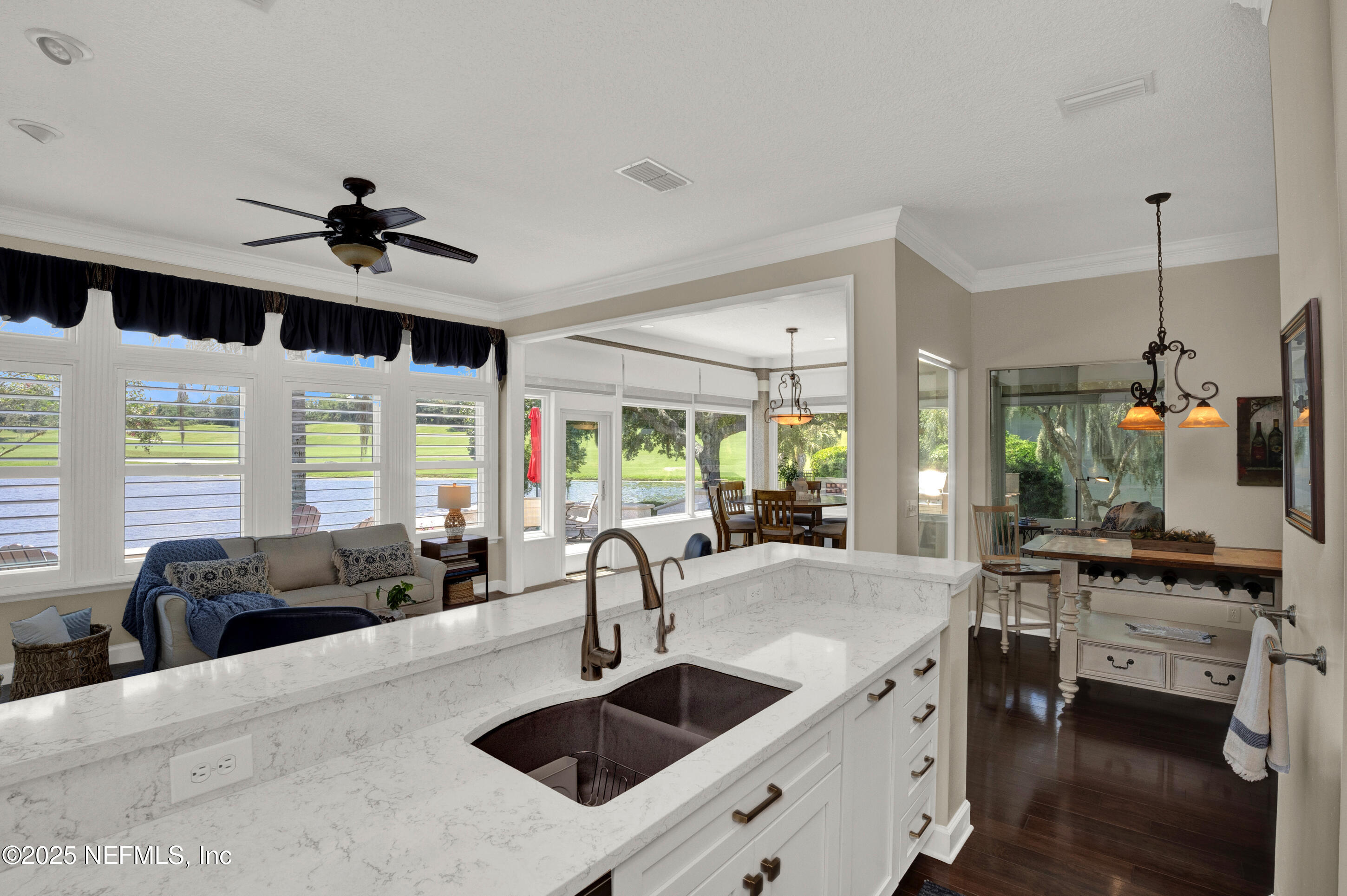 137 WATER'S EDGE Drive N
