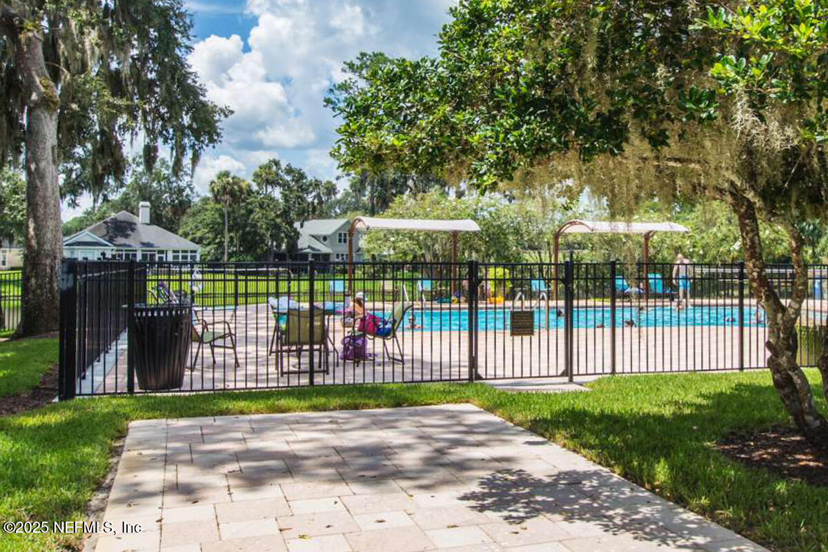 137 WATER'S EDGE Drive N