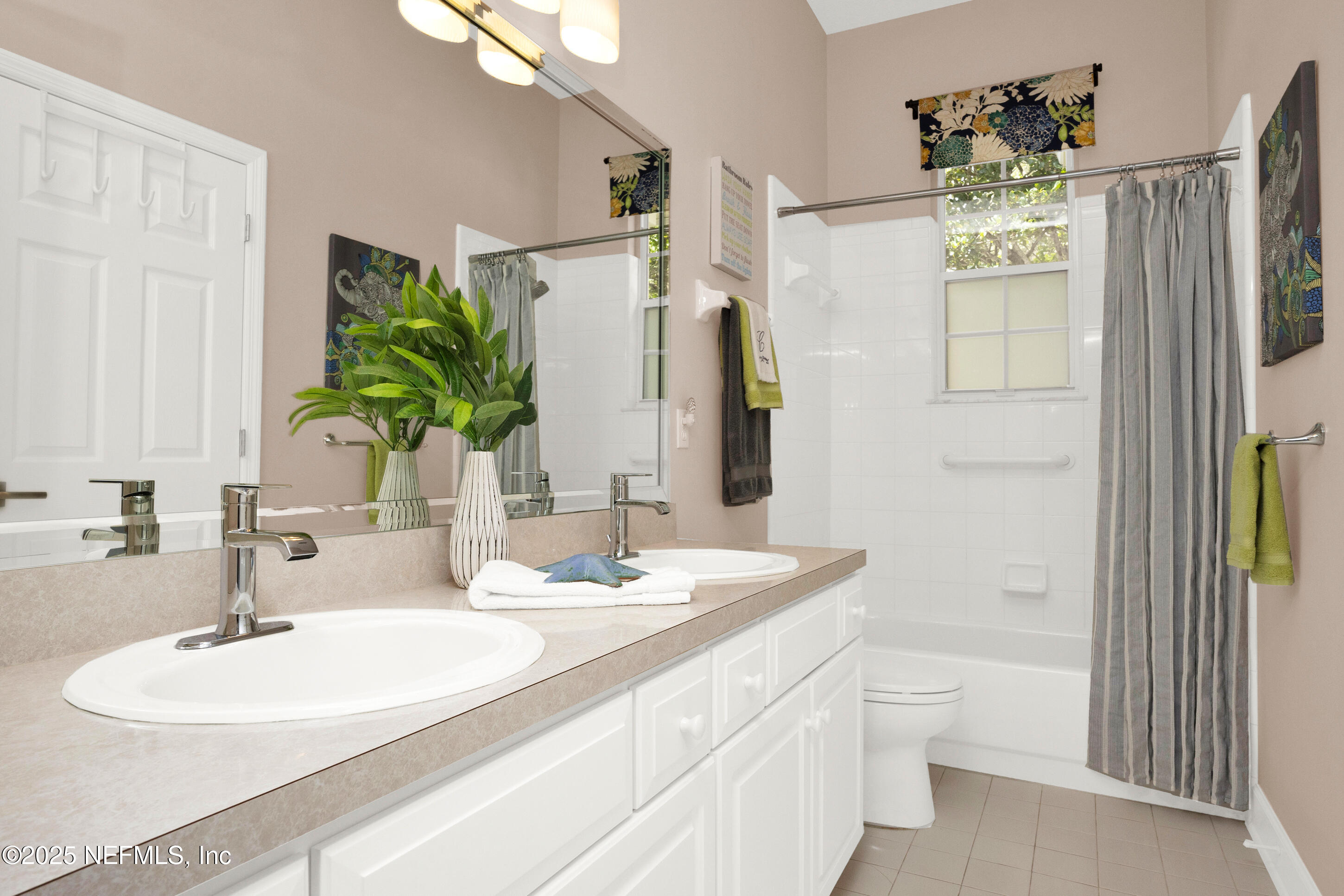 137 WATER'S EDGE Drive N