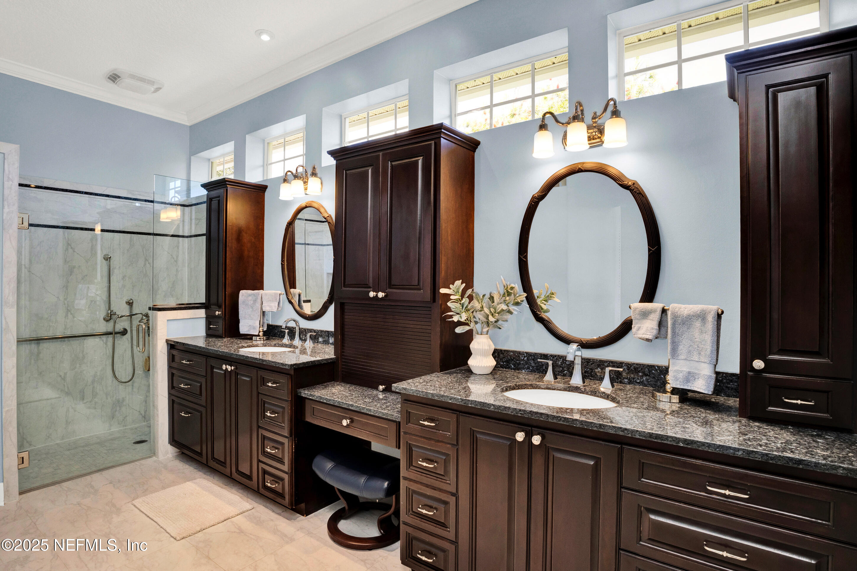137 WATER'S EDGE Drive N