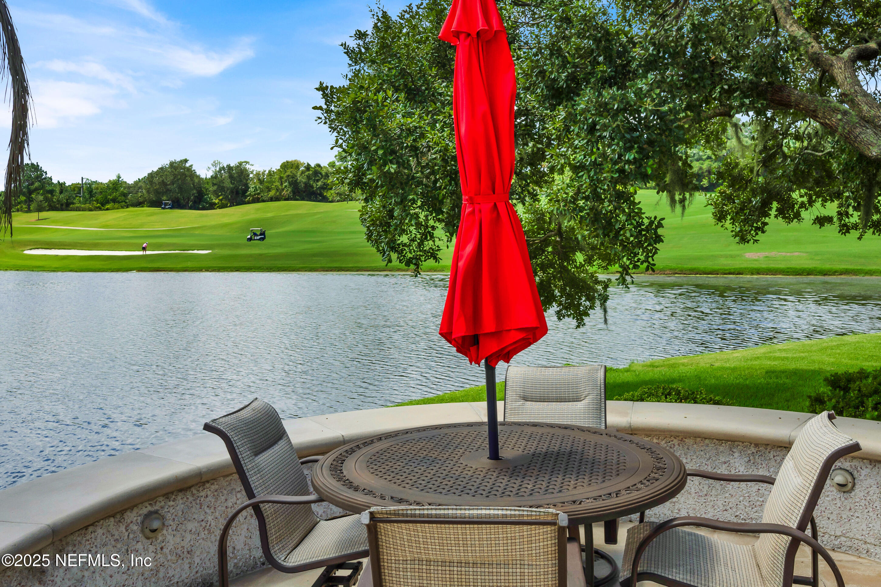 137 WATER'S EDGE Drive N