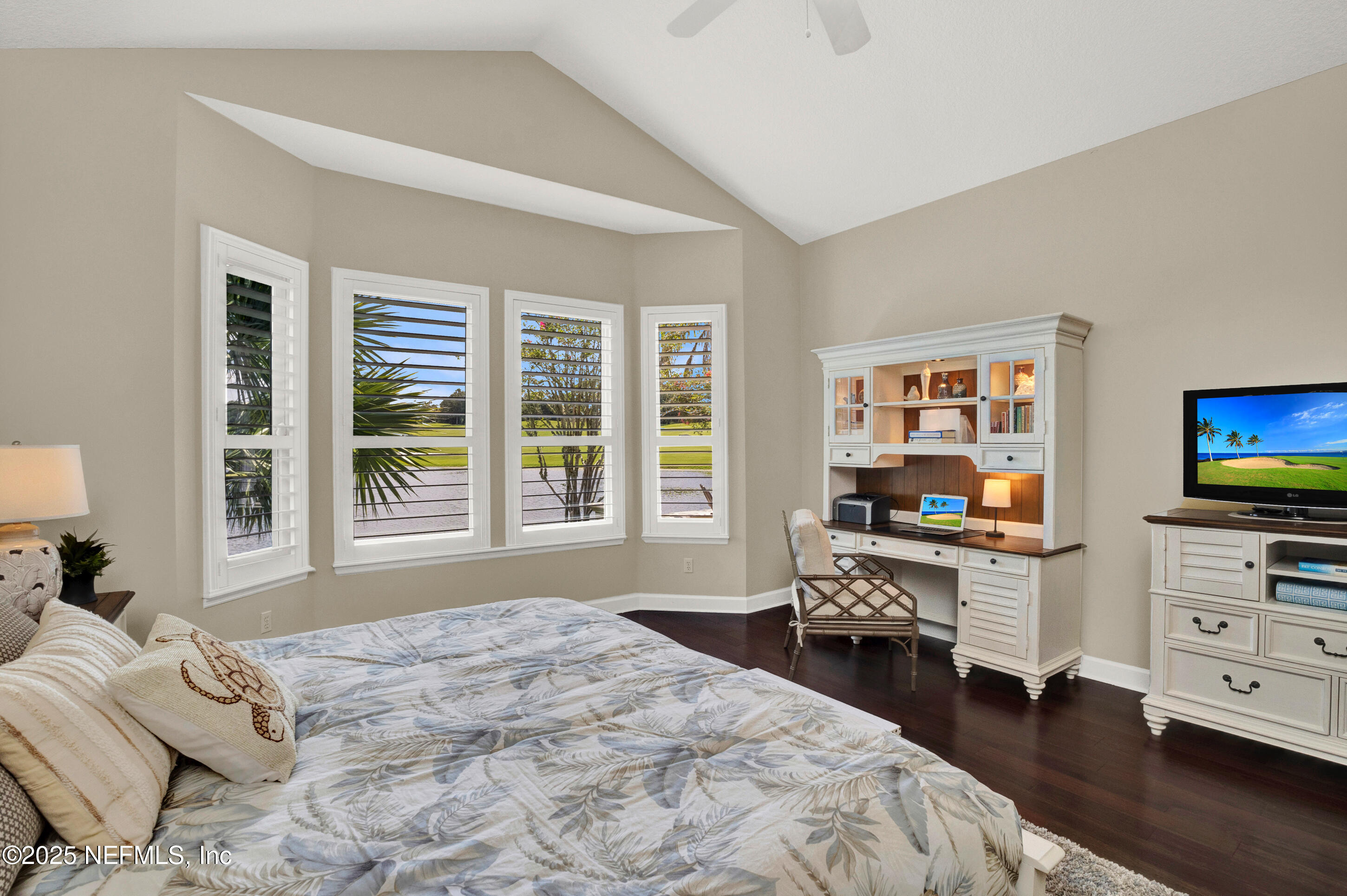 137 WATER'S EDGE Drive N