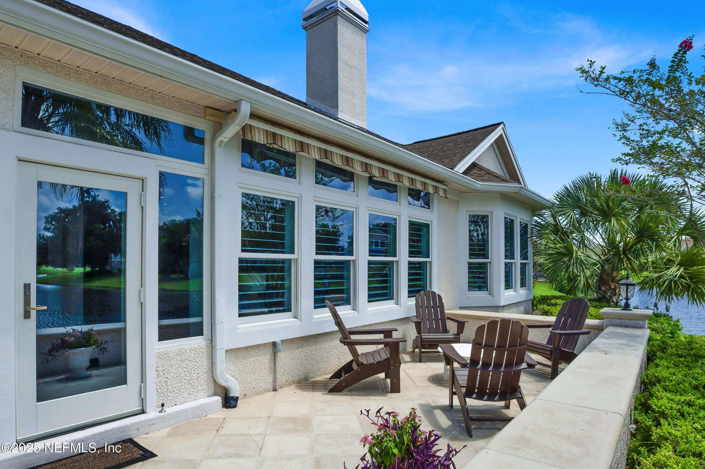 137 WATER'S EDGE Drive N