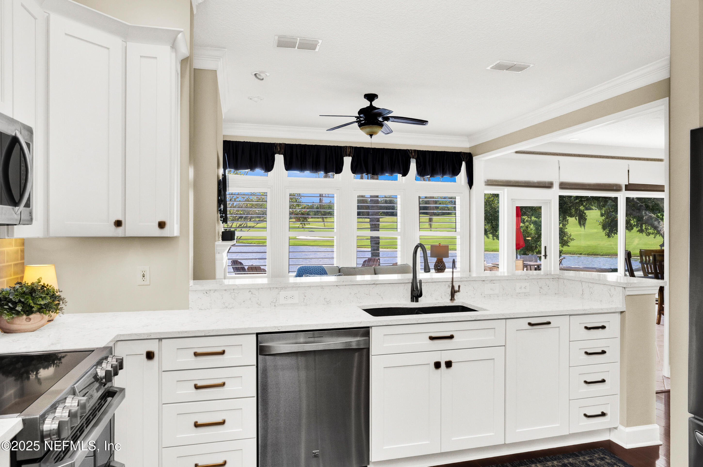 137 WATER'S EDGE Drive N