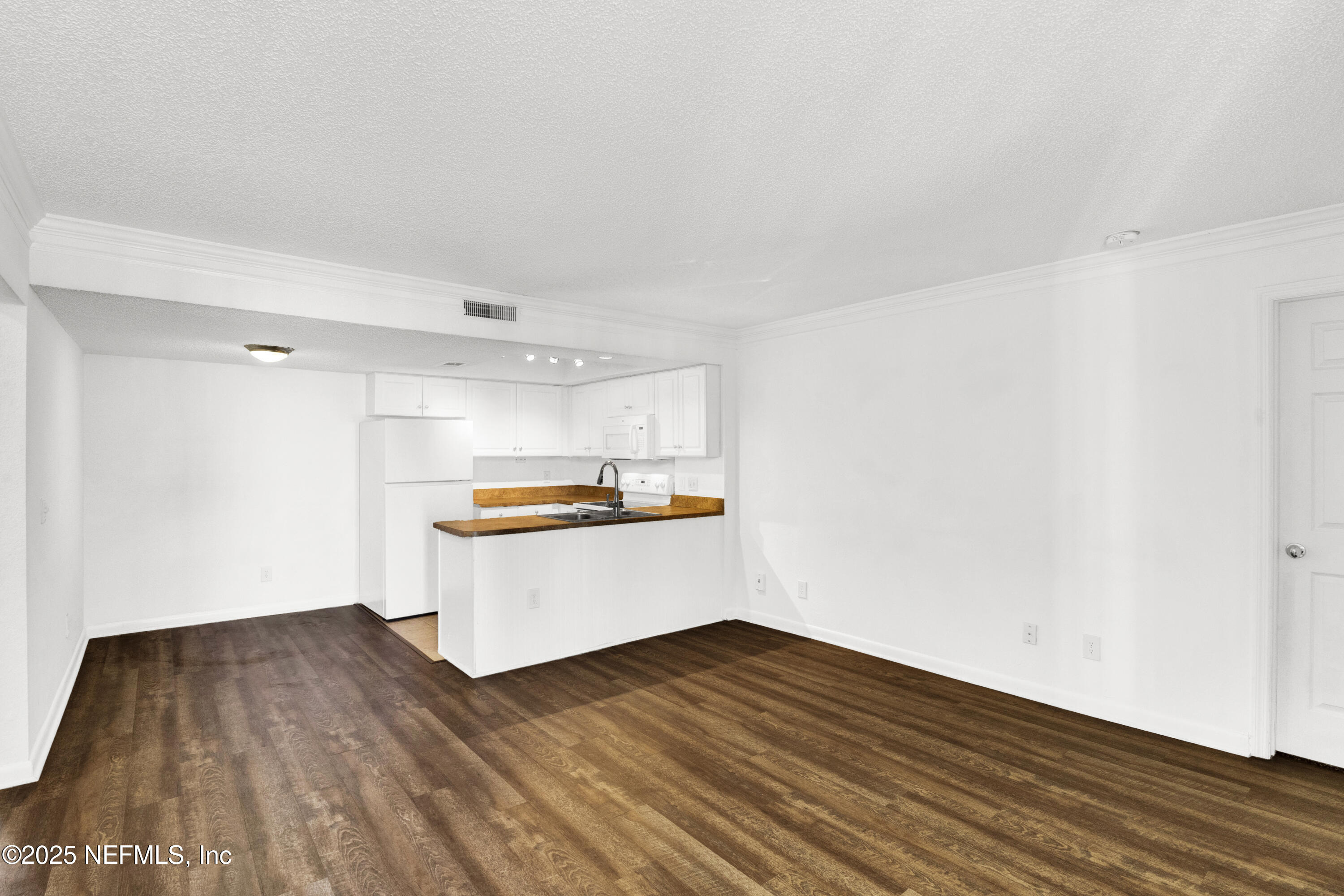 100 FAIRWAY PARK Boulevard, 408