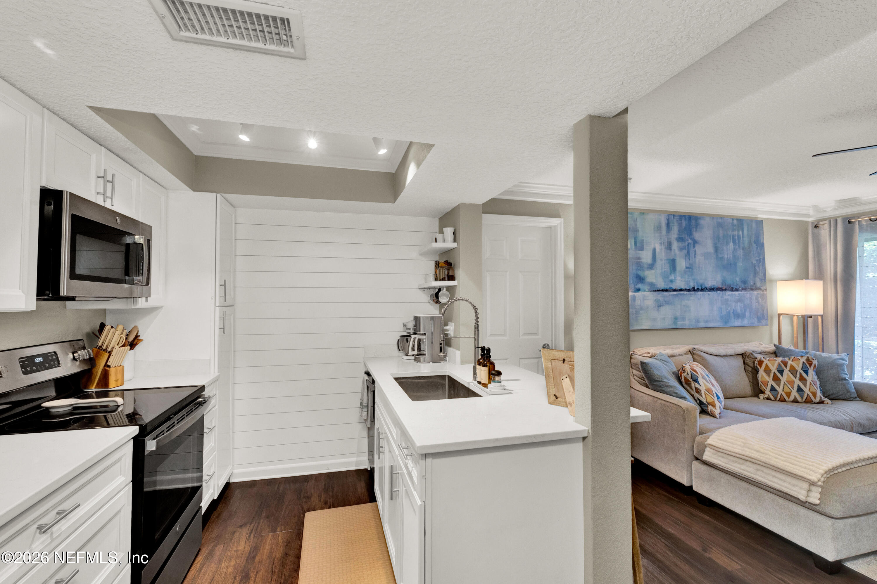 100 FAIRWAY PARK Boulevard 906